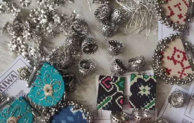 What are the oxidized fabric earring and its advantage?