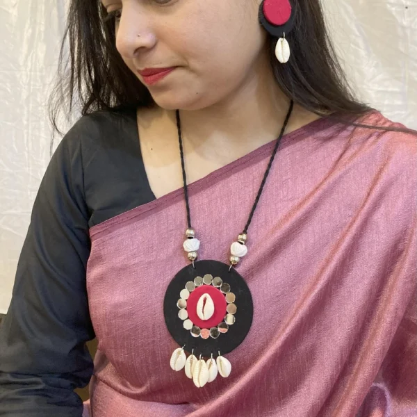 Black Pink Necklace - Image 2