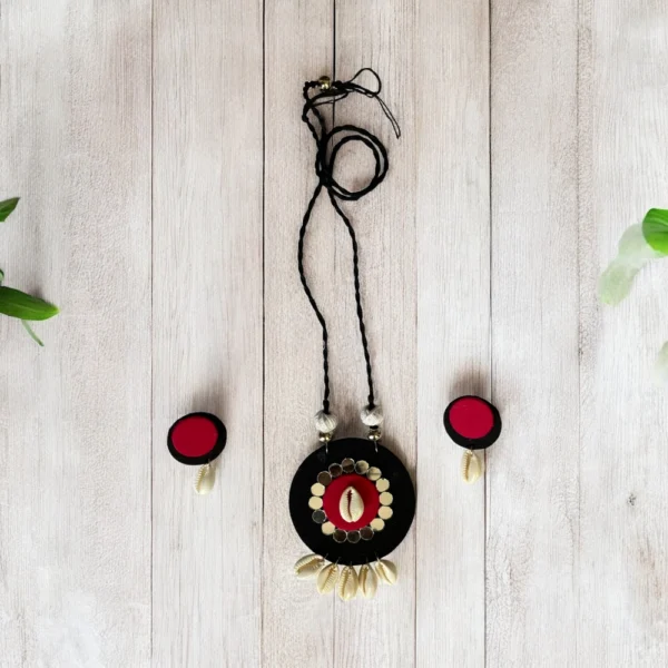 Black Pink Necklace - Image 3
