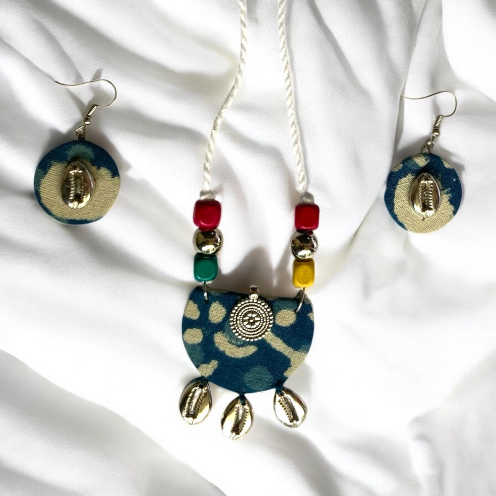 Blue kids necklace