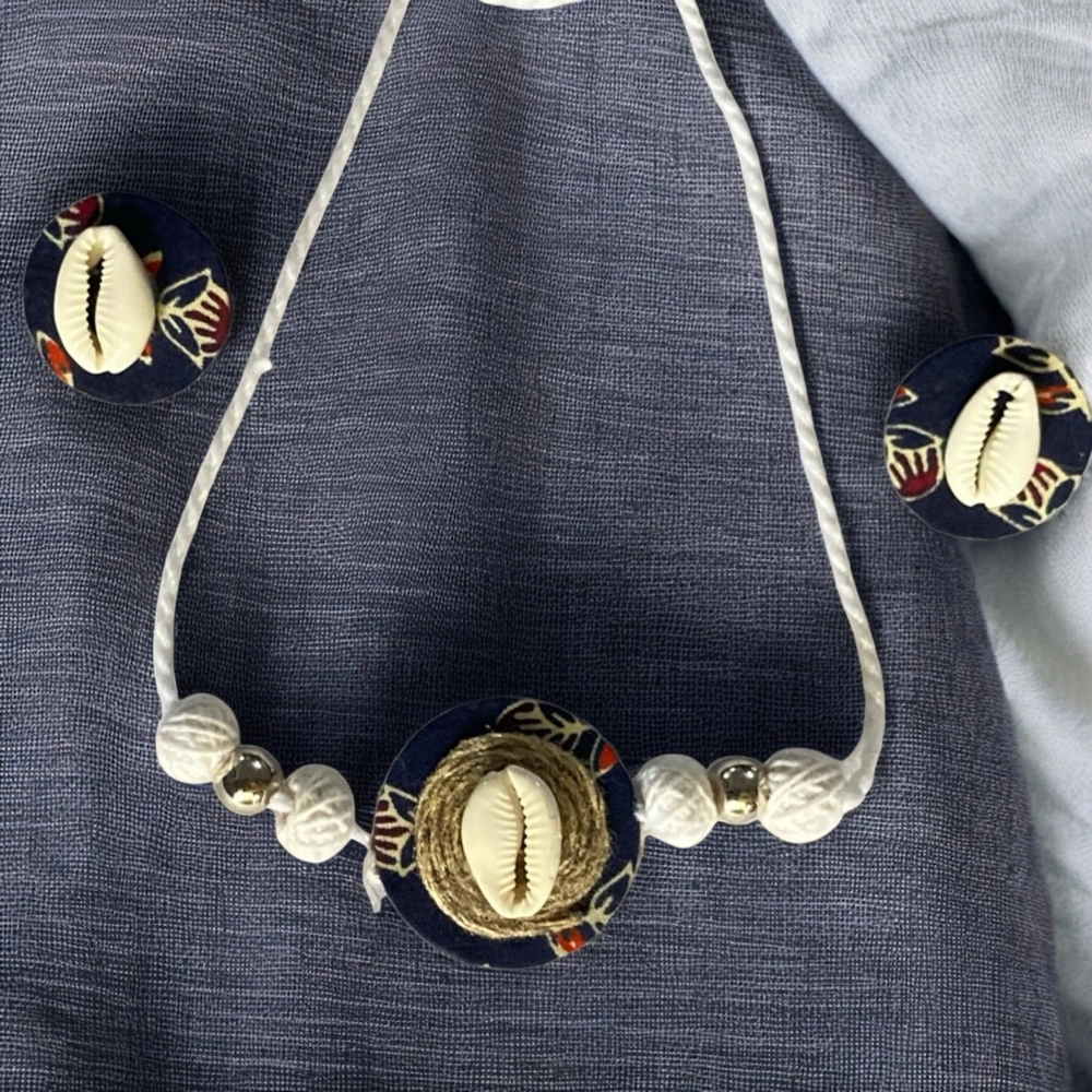 Blue choker set