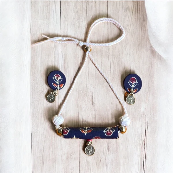 Blue pencil choker