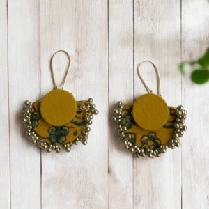 Yellow hanging halfmoon