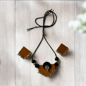 Yellow choker set
