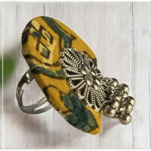 Yellow halfmoon ring